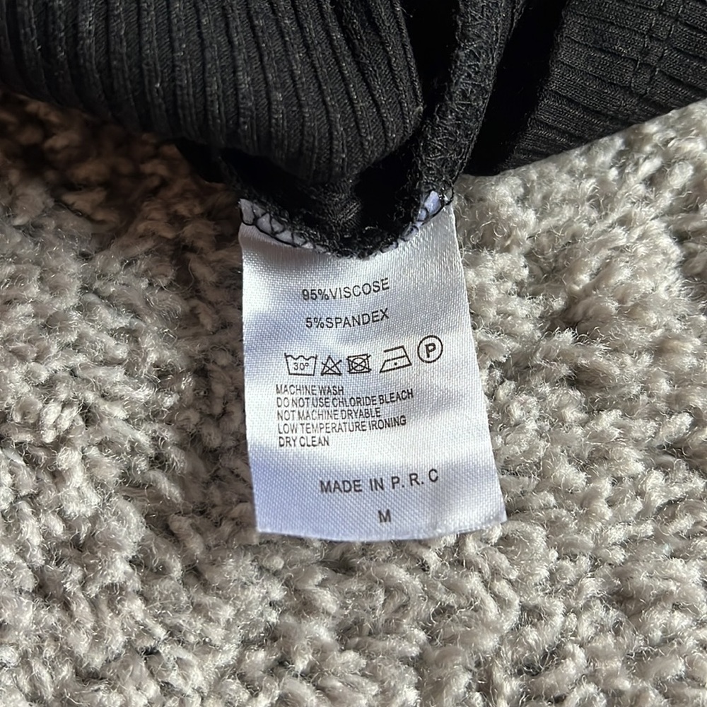 Lisakai Ribbed Dress - Picture 4 of 8